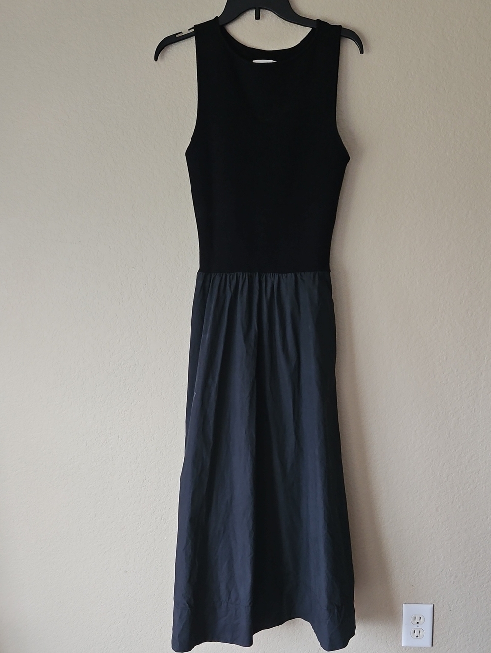 All: Row Black Sleeveless Maxi Dress Large Keyhole Back